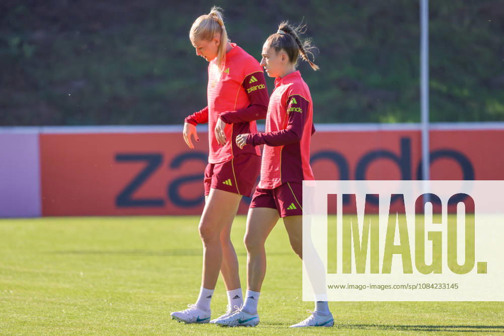 German Women s National Soccer Team Training Friendly Match: Germany vs. Australia Pictured, from left: Camilla Küver (Kuever) of Germany and Sophia Kleinherne of Germany