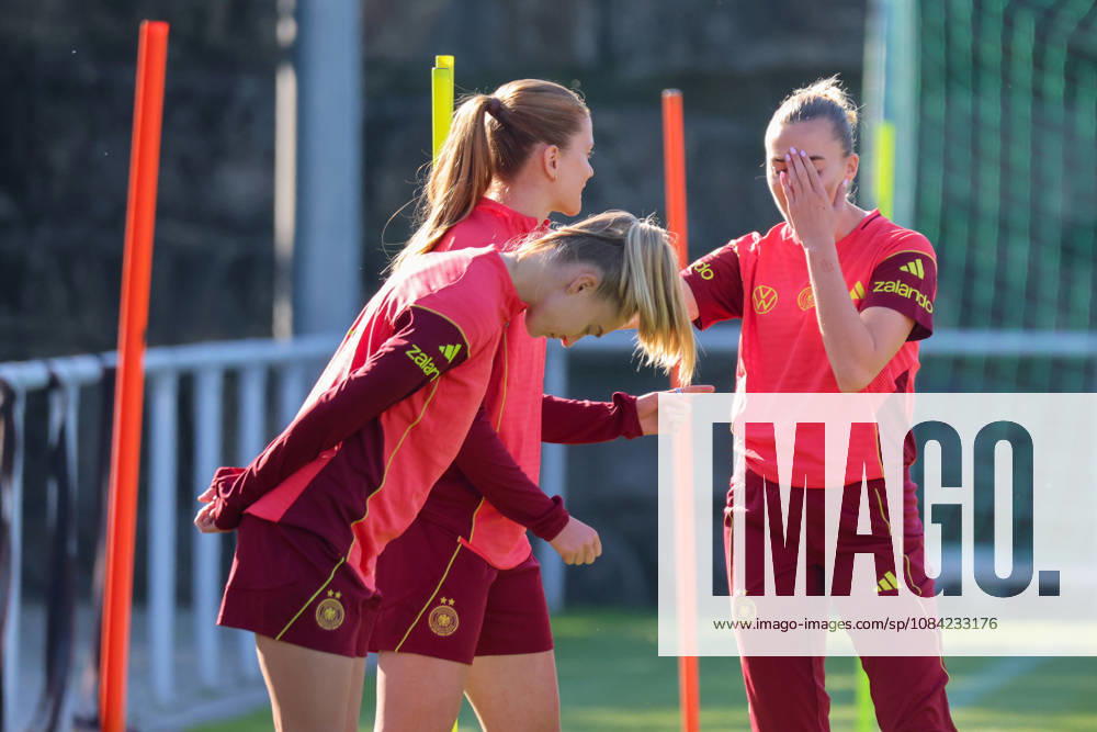 German Women s National Soccer Team Training Friendly Match: Germany vs. Australia Pictured, from left: Janina Minge (Germany), Sjoeke Nüsken (Nuesken) (Germany), and Laura Freigang (Germany)