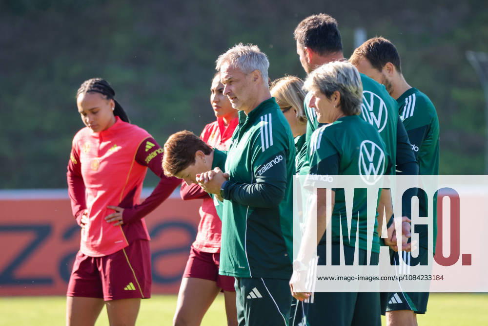 German Women s National Soccer Team Training Friendly Match: Germany vs. Australia Pictured: National Team Coach Christian Wück (Wueck) of Germany, center of the photo