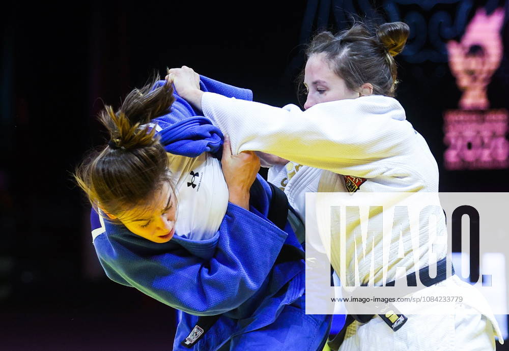 AZERBAIJAN, BAKU - OCTOBER 7, 2026: Renata Zachova (R) of the Czech Republic and Anna Kriza of Hugary compete in their -63 kg bout as part of the 2026 World Judo Championships at the National Gymnastics Arena. Mikhail Sinitsyn TASS 98913239