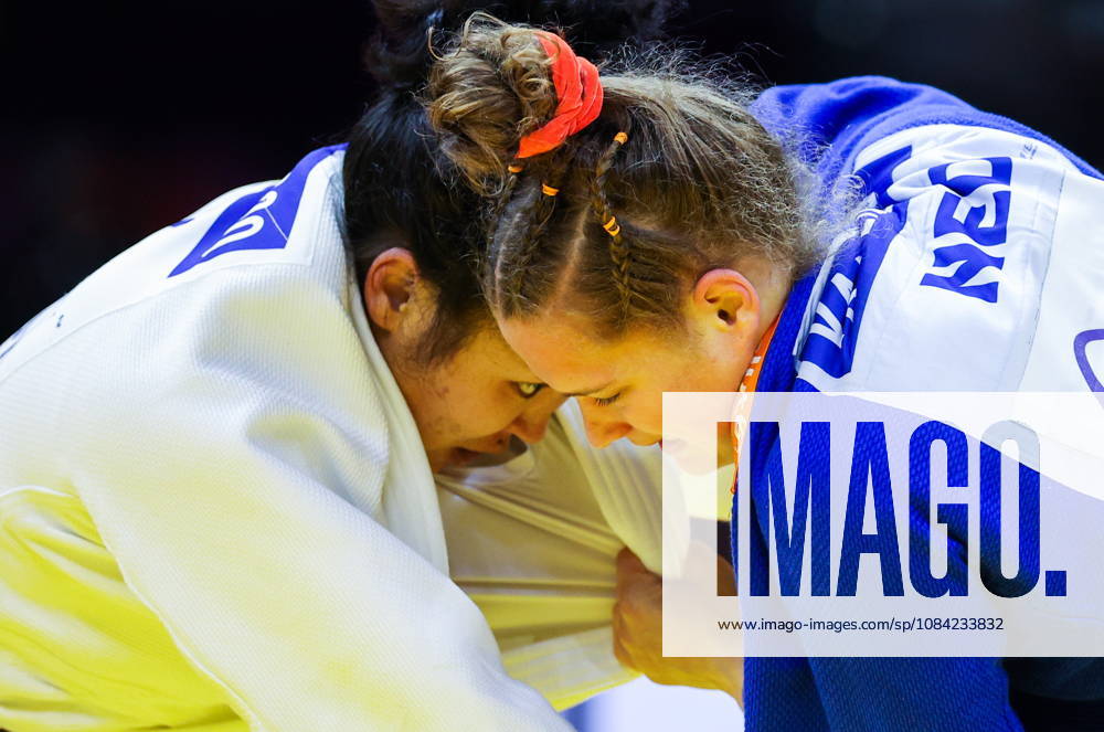 AZERBAIJAN, BAKU - OCTOBER 7, 2026: Lkhagvatogoogiin Enkhriilen (L) of Mongolia and Joanne van Lieshout of the Netherlands compete in the womens -63 kg category at the National Gymnastics Arena during the 2026 World Judo Championships 2026 World Judo Championships In Baku - ZUMAt113 20261007_zaa_t113_404