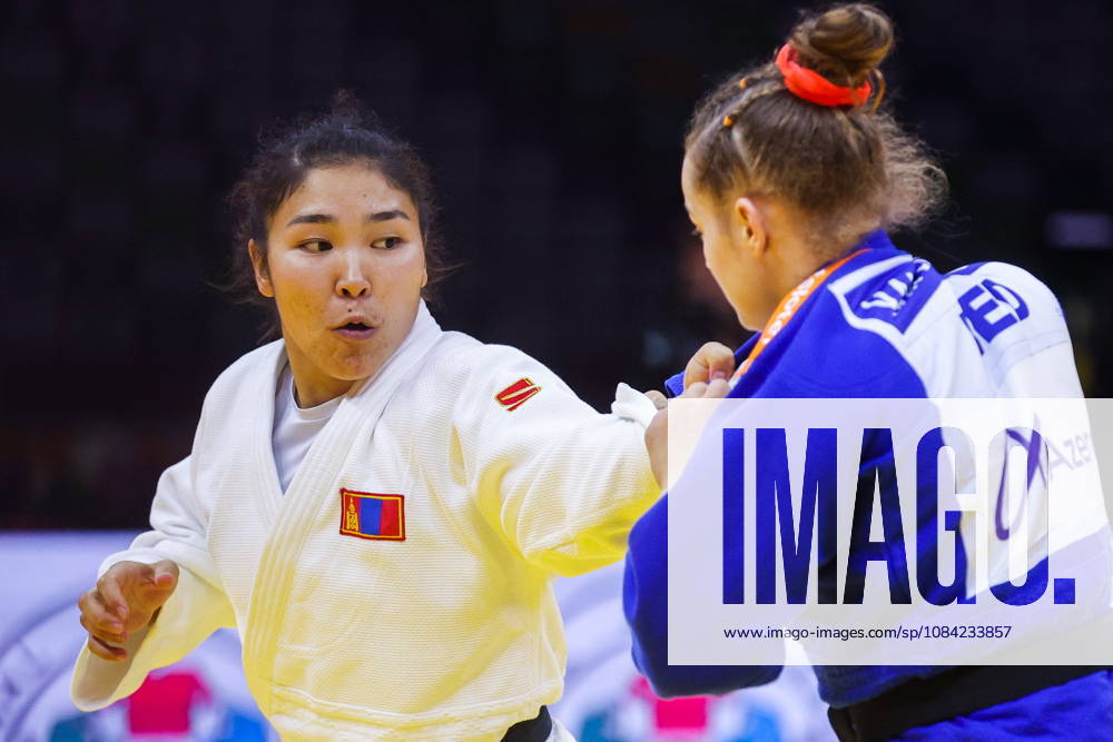 AZERBAIJAN, BAKU - OCTOBER 7, 2026: Lkhagvatogoogiin Enkhriilen (L) of Mongolia and Joanne van Lieshout of the Netherlands compete in their -63 kg bout as part of the 2026 World Judo Championships at the National Gymnastics Arena. Mikhail Sinitsyn TASS 98913998