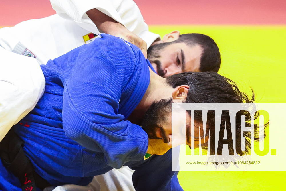 AZERBAIJAN, BAKU - OCTOBER 7, 2026: Zelim Tckaev (back) of Azerbaijan and Tato Grigalashvili of Georgia compete in their -81 kg bout as part of the 2026 World Judo Championships at the National Gymnastics Arena. Mikhail Sinitsyn TASS 98916895