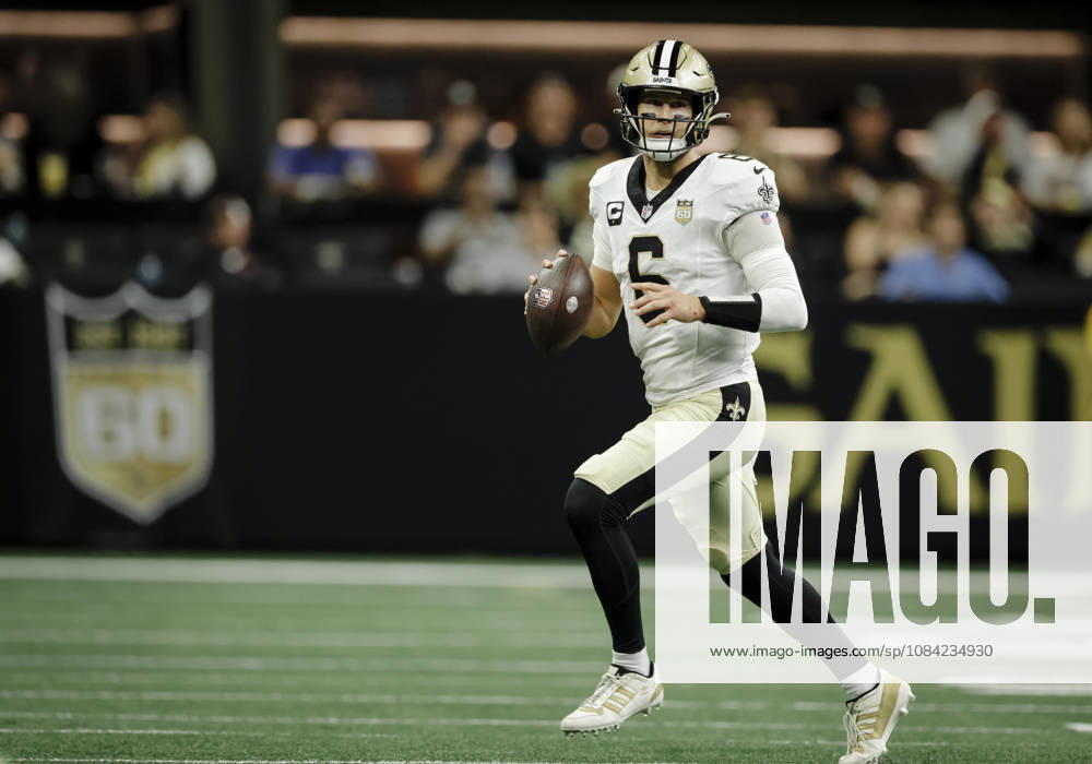 NEW ORLEANS, LA - OCTOBER 05: Tyler Shough 6 of the New Orleans Saints plays against the Atlanta Falcons during the first half of a game at Caesars Superdome on October 5, 2026, in New Orleans, Louisiana. (Photo by Derick Hingle Icon Sportswire) NFL, American Football Herren, USA OCT 05 Falcons at Saints Icon12626105135