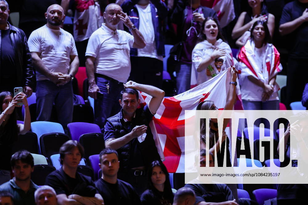 AZERBAIJAN, BAKU - OCTOBER 7, 2026: Members of the audience during an award ceremony for the men s -81 kg category, won by Tato Grigalashvili of Georgia, as part of the 2026 World Judo Championships at the National Gymnastics Arena 2026 World Judo Championships In Baku - ZUMAt113 20261007_zaa_t113_506