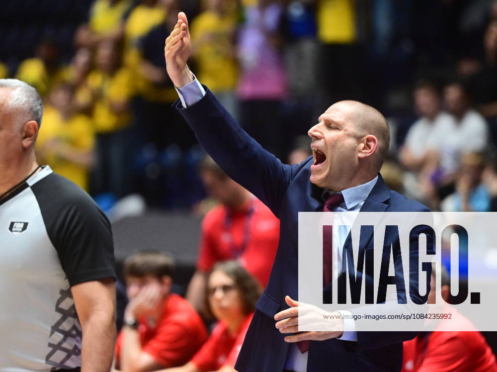 Men s basketball Champions League, group G, 1st round, match Slavia Praha NBK and Alba Berlin in Pardubice, Czech Republic, October 7, 2026. Coach of Slavia Praha NBK Oren Amiel gestures. (CTKxPhoto JosefxVostarek) CTKPhotoP2026100707752 CTKPhotoP2026100707752