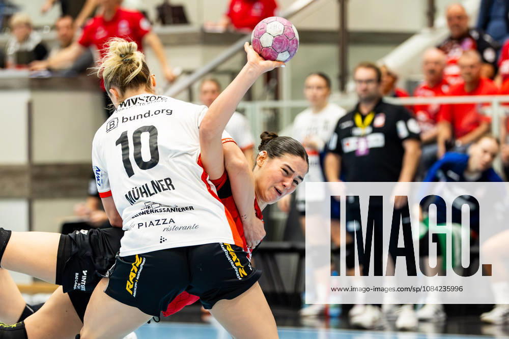 GER, Handball, Women, 2026–2027 Season, Alsco 1st Division, Matchday 5, Thüringer HC vs. HSG Blomberg Lippe, Maxi Muehlner (HSG Blomberg Lippe), Luca Csikos (Thüringer HC), 5, 99947 Bad Langensalza, Salza, Halle, Mehrz Sports Hall, Thuringia, Germany