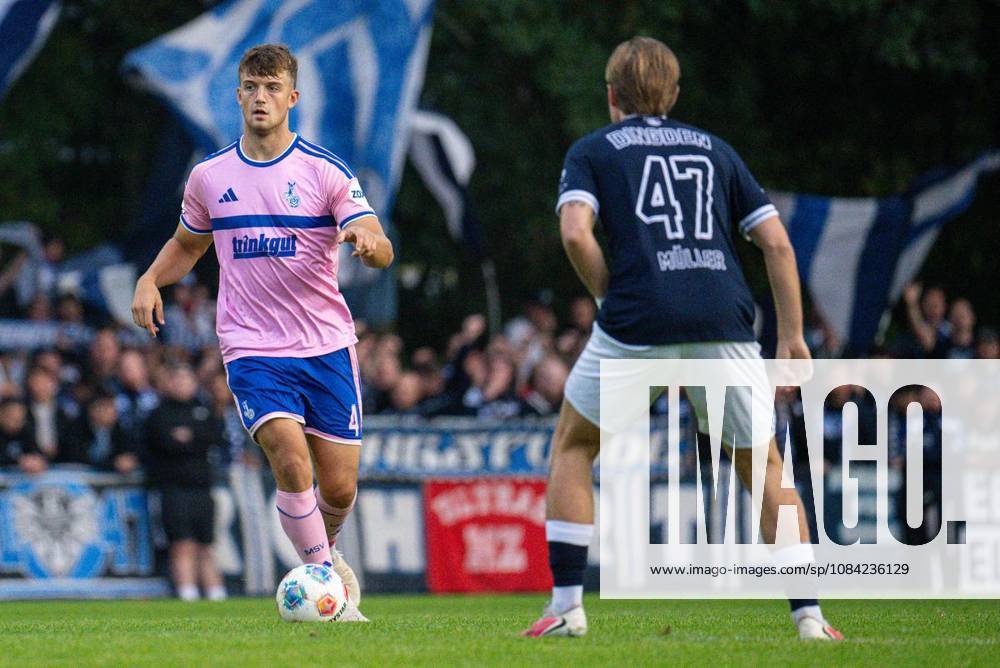 Lower Rhine Cup: SV Blau Weiß Dingden vs. MSV Duisburg ** FOR ** **Soccer Lower Rhine Cup: SV Blau Weiß Dingden vs. MSV Duisburg on October 7, 2026, at the Höingsweg sports field in Hamminkeln. Ben Schlicke, Duisburg. Copyright JakobxKlos
