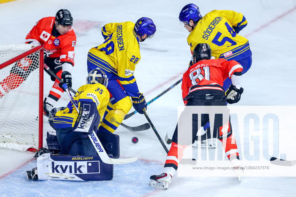Ice Hockey, CHL, Kölner Haie vs. Blue Fox Herning, Champions Hockey League 2026–27, Matchday 5, 2026–27 Season, Lanxess Arena Cologne Mateu Späth Cologne Sharks 81 Markus Ljungh Cologne Sharks 61 in a battle against Janis Fecers Blue Fox Herning 35 Matteus Vilmer Söderbom Blue Fox Herning 54 Emil Lojborg Kristensen Blue Fox Herning 28 North Rhine-Westphalia, Germany