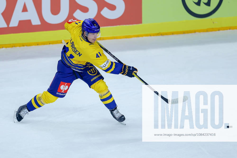 Ice hockey, CHL, Kölner Haie vs. Blue Fox Herning, Champions Hockey League 2026–27, Matchday 5, 2026–27 season, Lanxess Arena, Cologne; Mads Skov Larsen of Blue Fox Herning takes a shot (41) in North Rhine-Westphalia, Germany