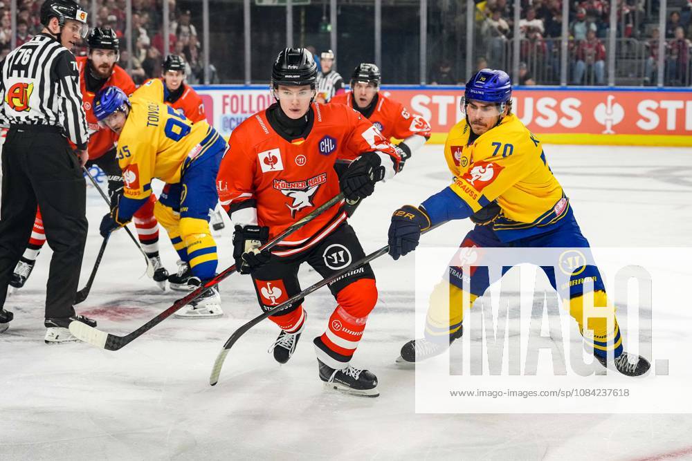 Ice Hockey CHL, Matchday 5: Kölner Haie vs. Herning Blue Fox on October 7, 2026, at the Lanxess Arena in Cologne. Carlos Händel (Cologne), left; Oliver Otto and Einar Kiljunen (Herning), right