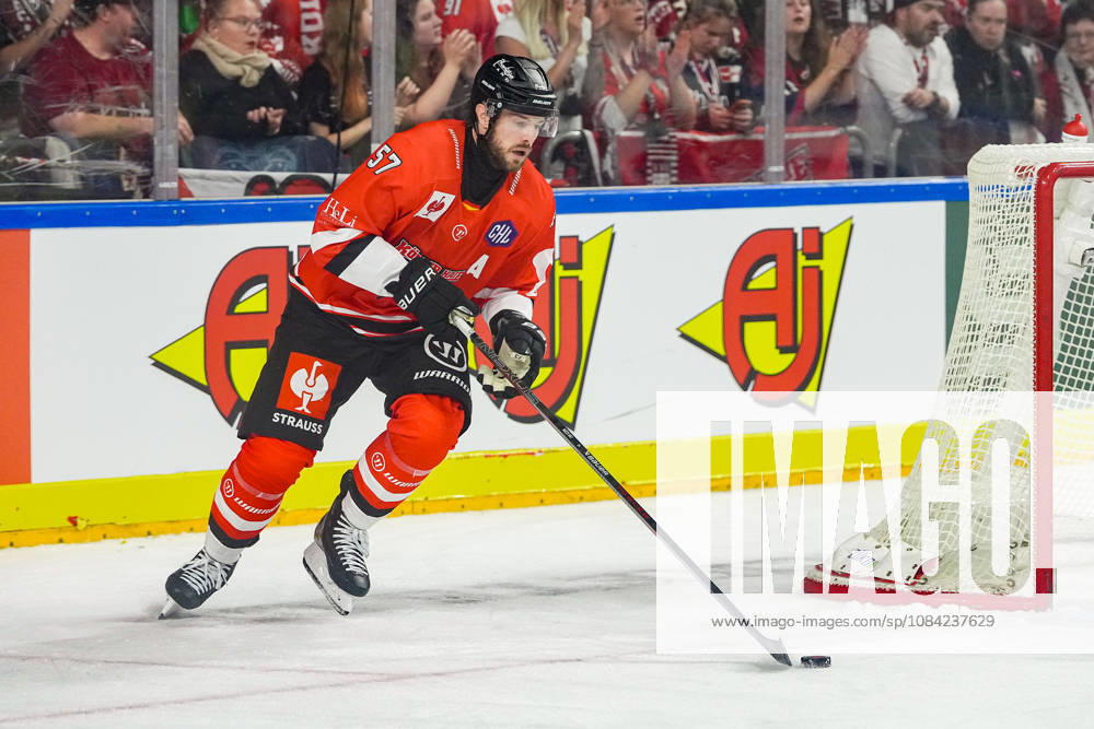 Ice Hockey CHL, Matchday 5: Kölner Haie vs. Herning Blue Fox on October 7, 2026, at the Lanxess Arena in Cologne, Brady Austin, Cologne