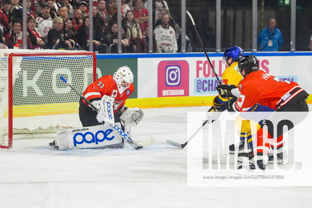 Ice Hockey CHL, Matchday 5: Kölner Haie vs. Herning Blue Fox on October 7, 2026, at the Lanxess Arena in Cologne. Nico Wiens of Cologne takes a shot on goal.