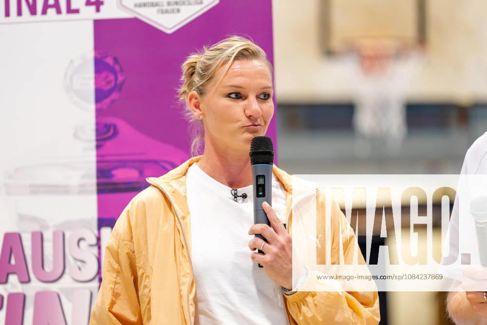 Dortmund, October 7, 2026, Handball, Women s, Alsco Women s Handball Bundesliga, Matchday 5, BVB Borussia Dortmund vs. Buxtehuder SV, Alexandra Popp speaking ahead of the quarterfinal draw for the DHB Women s Cup, Dortmund Sporthalle Wellinghofen, North Rhine-Westphalia, Germany