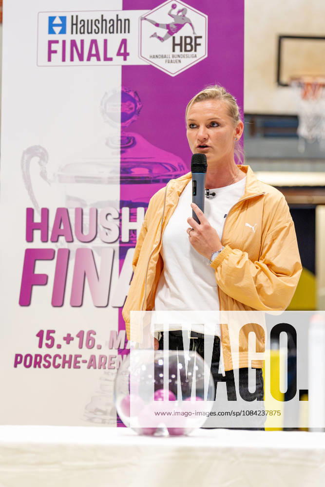 Dortmund, October 7, 2026, Handball, Women s, Alsco Women s Handball Bundesliga, Matchday 5, BVB Borussia Dortmund vs. Buxtehuder SV, Alexandra Popp speaking ahead of the quarterfinal draw for the DHB Women s Cup, Dortmund Sporthalle Wellinghofen, North Rhine-Westphalia, Germany