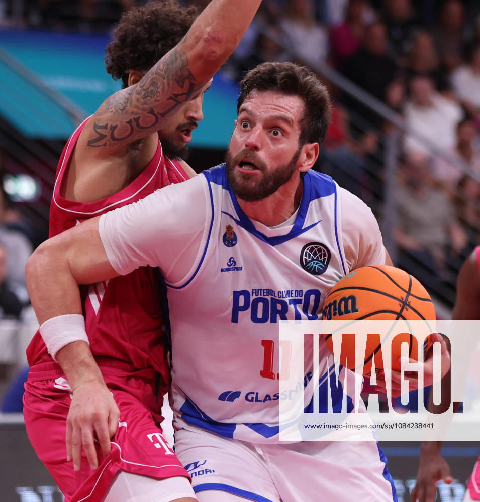 Miguel Queiroz Porto with the ball against Michael Kessens Bonn, BCL, Telekom Baskets Bonn vs. FC Porto, Bonn