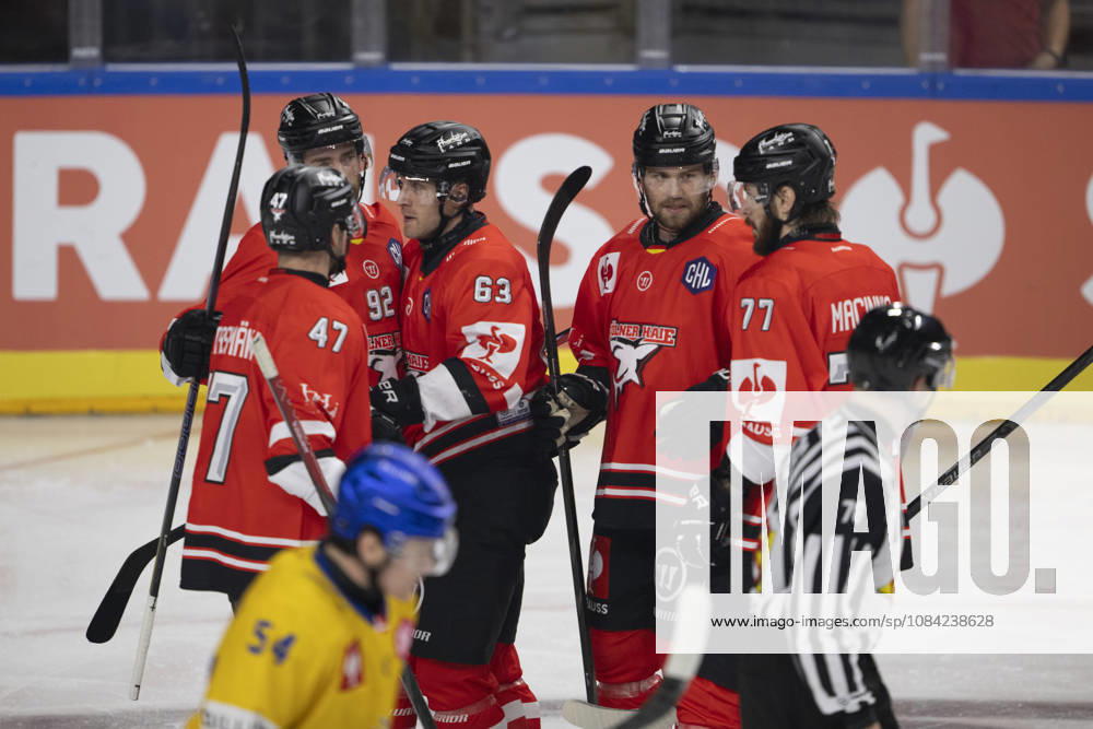 CHL Cologne Sharks vs. Herning Blue Fox, Cologne, October 7, 2026 Mateu Späth, Cologne Sharks, Forward, 81 Veli Matti Vittasmäki, Cologne Sharks, Defenseman, 47 Marcel Noebels, Cologne Sharks, Forward, 92 Patrick Russell, Kölner Haie, forward, 63 Ryan Macinnis, Kölner Haie, forward, 77 CHL Kölner Haie vs. Herning Blue Fox on October 7, 2026, at the Lanxess Arena in Cologne, Germany