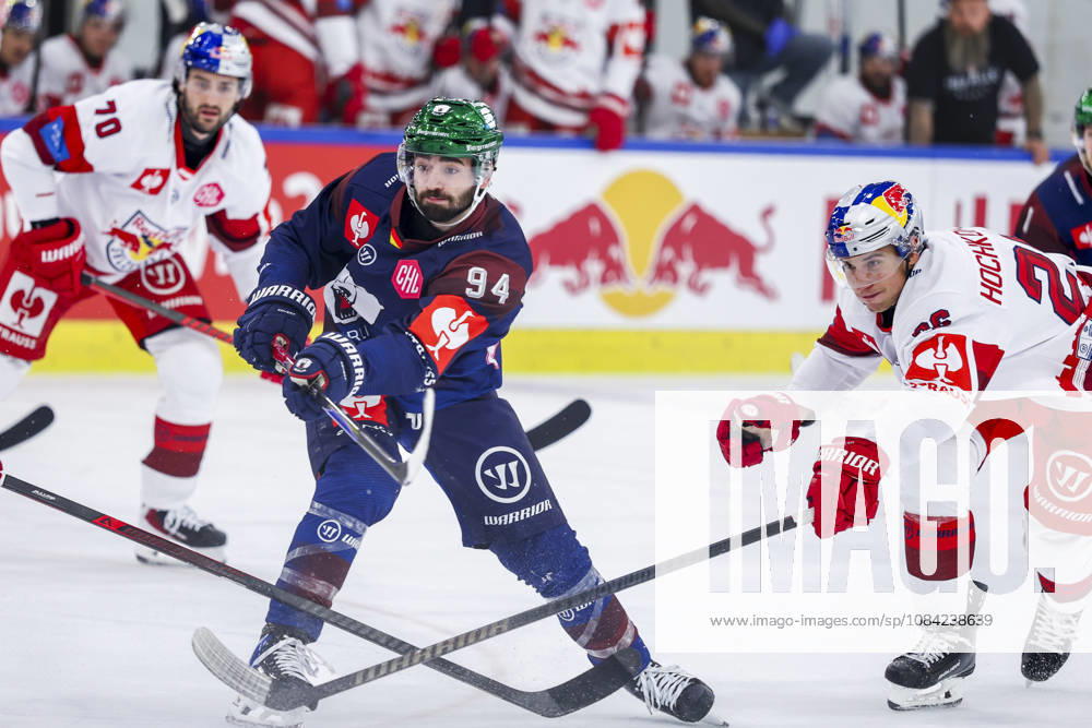 Ice hockey, Eishockey - CHL, EC RBS vs Berlin SALZBURG,AUSTRIA,07.OCT.26 - ICE HOCKEY - CHL, Champions Hockey League, group stage, EC Red Bull Salzburg vs Eisbaeren Berlin. Image shows Liam Kirk (Berlin) and Peter Hochkofler (EC RBS). GEPAxpictures Geieregger