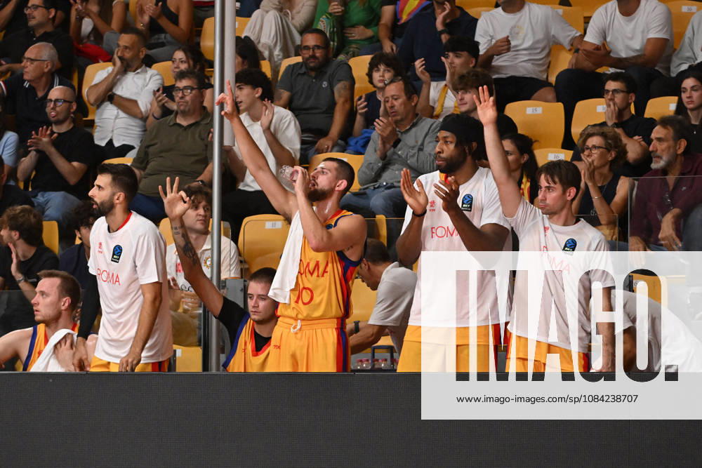 BASKETBALL - EuroCup - Roma Basketball vs. Lietkabelis Panevezys Photo by IPA ABACAPRESS.COM89407427 - The BC Roma bench celebrates a basket during the BKT EuroCup Round 2 game between BC Roma and Lietkebalis at the Palazzetto dello on the 7th, 2026, in Rome, Italy. Rome Italy