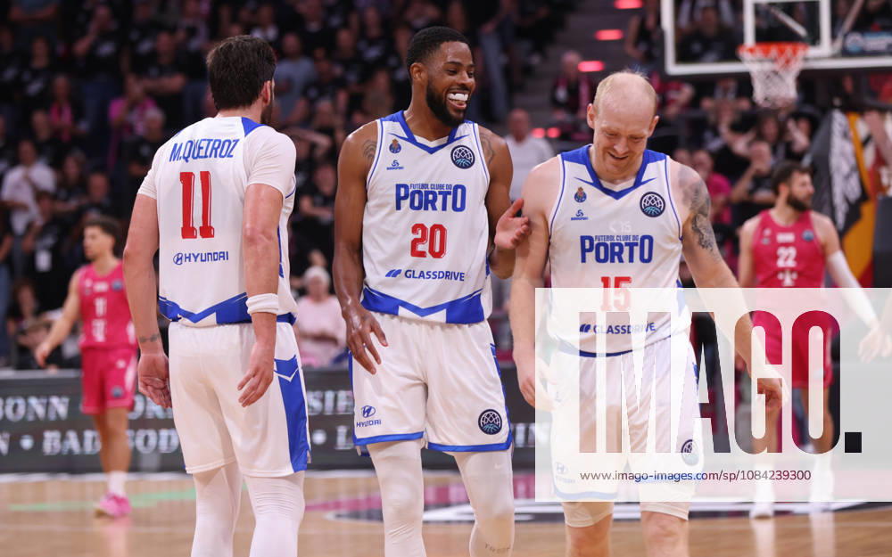 Pedro Machado Porto laughs next to Tanner Omlid Porto, BCL, Telekom Baskets Bonn vs. FC Porto, Bonn