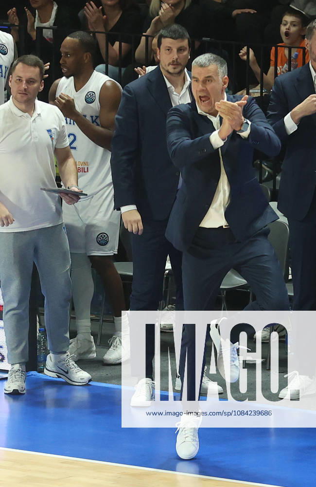 Subotica(Serbia) KK Spartak Subotica-SC Rasta Vechta men s Basketball Champions Leaugue Vladimir Jovanovic(D R) Spartak coach :