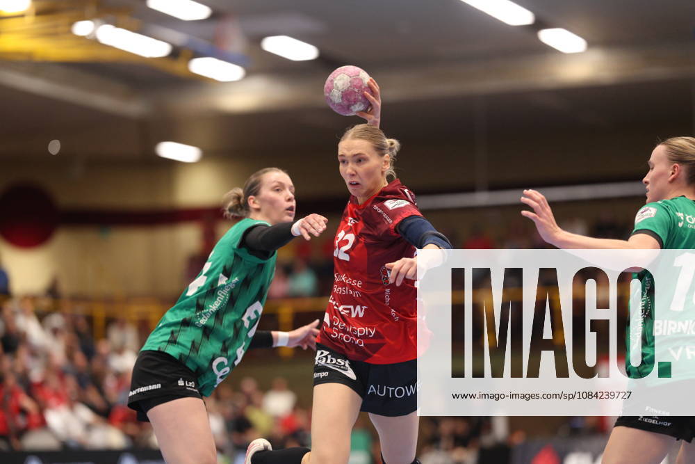 GER, Bensheim, HSG Bensheim Flames vs. Vfl Oldenburg, Alsco Women s Handball Bundesliga, Handball, DHB, 2026–2027 Season, Weststadthalle Bensheim, Matchday 5 in pictures (from left): Neele Mara Orth, Bensheim Flames Women 32. DFB and DFL regulations prohibit any use of photographs as image sequences and or quasi-video