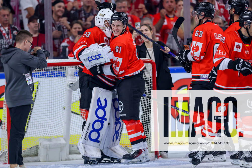 Ice Hockey, CHL, Kölner Haie vs. Blue Fox Herning, Champions Hockey League 2026–27, Matchday 5, 2026–27 Season, Lanxess Arena, Cologne: Celebrations after the 3–0 victory. Goalie Nico Wiens (Cologne Sharks 33) next to Mateu Späth (Cologne Sharks 81), North Rhine-Westphalia, Germany