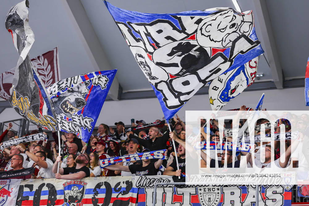 Ice hockey, Eishockey - CHL, EC RBS vs Berlin SALZBURG,AUSTRIA,07.OCT.26 - ICE HOCKEY - CHL, Champions Hockey League, group stage, EC Red Bull Salzburg vs Eisbaeren Berlin. Image shows supporters of Berlin. GEPAxpictures Geieregger