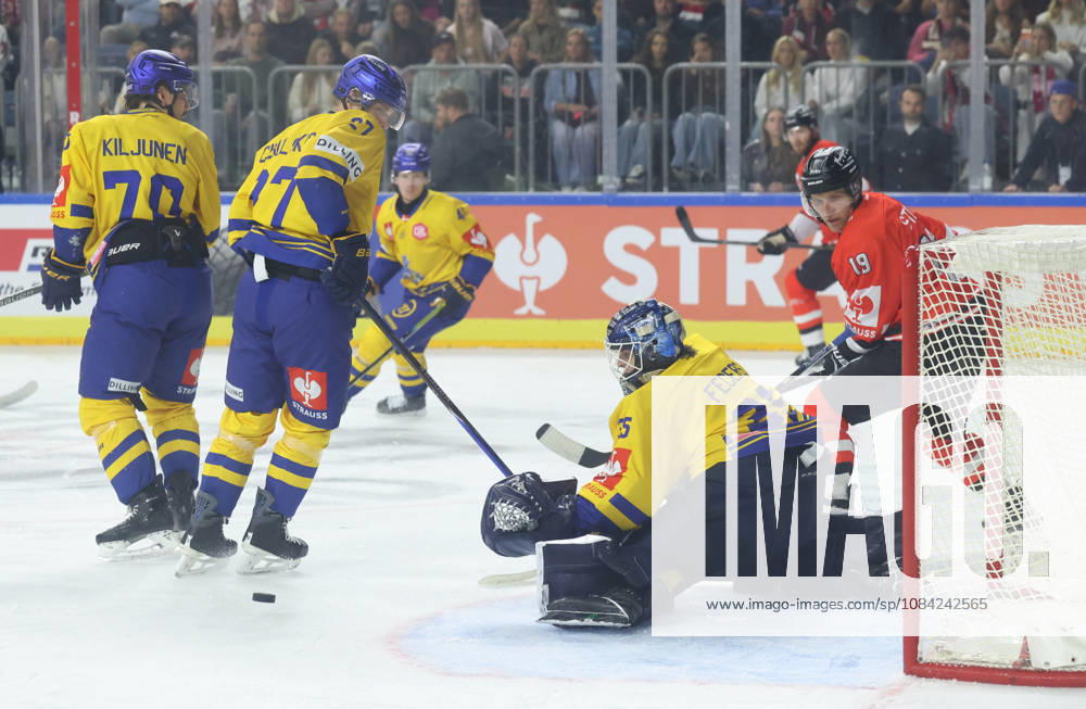 From left: Oliver Kiljunen, Herning Blue Fox 70; Oskars Cibulskis, Herning Blue Fox 27; Jaenis Fecers, Herning Blue Fox 35; Frederik Storm, Cologne Sharks 19, with Mads Larsen, Herning Blue Fox 41, and a Cologne Sharks player in the background; GER, Cologne Sharks vs. Herning Blue Fox, ice hockey, DEL, 2026–2027 season, October 7, 2026 GER, Cologne Sharks vs. Herning Blue Fox, Ice Hockey, DEL, 2026–2027 season, October 7, 2026 Germany