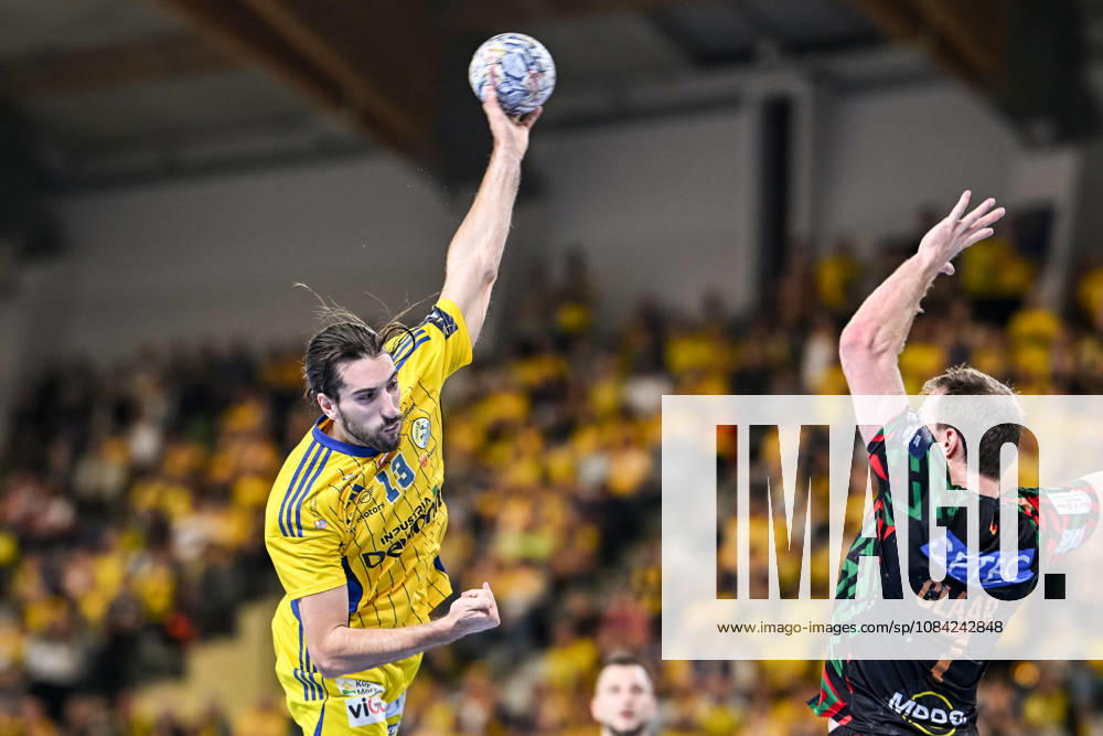 KIELCE UL. BOCZNA ( POLAND ) PILKA RECZNA MEZCZYZN ( HANDBALL MEN S ) LIGA MISTRZOW - FAZA GRUPOWA ( MEN S EHF CHAMPIONS LEAGUE - GROUP PHASE ) MECZ INDUSTRIA KIELCE - SC MAGDEBURG ( GAME ) NZ JULIEN BOS FELIX CLAAR FOTO MICHAL STANCZYK CYFRASPORT NEWSPIX.PL --- Newspix.pl 20261007CSMS0019