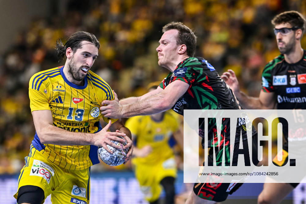 KIELCE UL. BOCZNA ( POLAND ) PILKA RECZNA MEZCZYZN ( HANDBALL MEN S ) LIGA MISTRZOW - FAZA GRUPOWA ( MEN S EHF CHAMPIONS LEAGUE - GROUP PHASE ) MECZ INDUSTRIA KIELCE - SC MAGDEBURG ( GAME ) NZ JULIEN BOS FELIX CLAAR FOTO MICHAL STANCZYK CYFRASPORT NEWSPIX.PL --- Newspix.pl 20261007CSMS0027