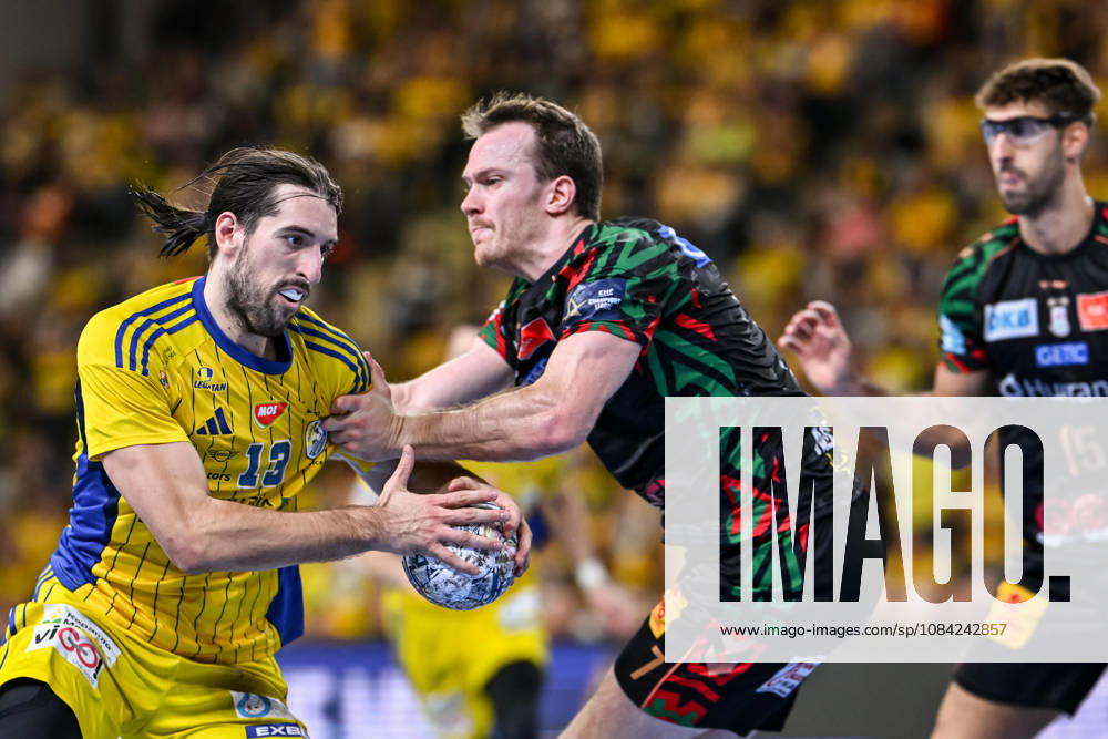 KIELCE UL. BOCZNA ( POLAND ) PILKA RECZNA MEZCZYZN ( HANDBALL MEN S ) LIGA MISTRZOW - FAZA GRUPOWA ( MEN S EHF CHAMPIONS LEAGUE - GROUP PHASE ) MECZ INDUSTRIA KIELCE - SC MAGDEBURG ( GAME ) NZ JULIEN BOS FELIX CLAAR FOTO MICHAL STANCZYK CYFRASPORT NEWSPIX.PL --- Newspix.pl 20261007CSMS0028