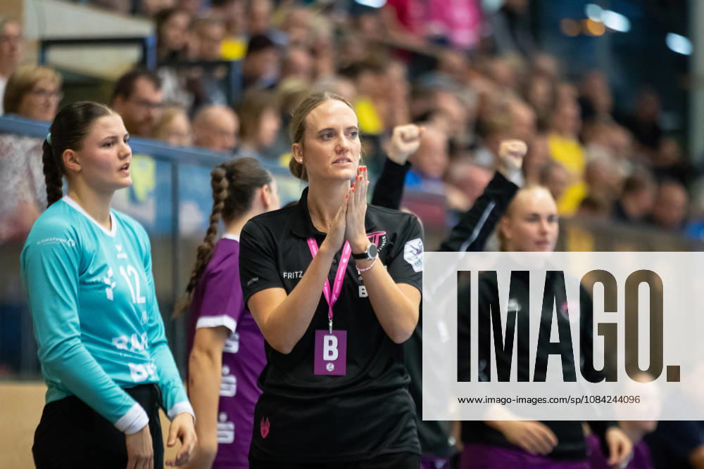 Handball, Alsco HBF1: HC Leipzig vs. TuS Metzingen, October 7, 2026; Coach Miriam Hirsch, TuS Metzingen; Alsco Women’s Handball Bundesliga (HBF1), 2026–2027 season; Matchday 5: HC Leipzig vs. TuS Metzingen on October 7, 2026, at the Markranstädt Sports Center