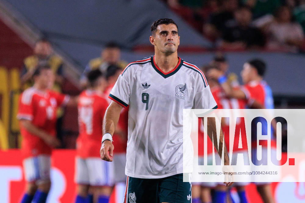 German Berterame 9 of Mexico reacts after a goal is scored by Maximiliano Gutierrez 9 of Chile during an International Friendly, Länderspiel, Nationalmannschaft match at Los Angeles Memorial Coliseum on Tuesday, October 6, 2026, in Los Angeles, California. Mexico loses to Chile, 0-2. JAVIER ROJAS PI Los Angeles USA - ZUMAp124 20261006_zaa_p124_164