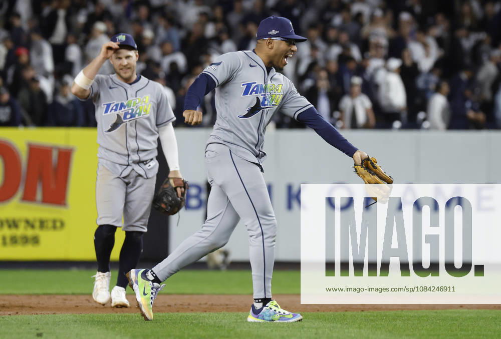 Tampa Bay Rays second baseman Richie Palacios (1) celebrates after the Rays defeated the New York Yankees 4-3 in an MLB, Baseball Herren, USA American League Division Series playoff game at Yankee Stadium in New York City, on Wednesday, October 7, 2026. The Rays win the best-of-five series 3-0 and advance to the American League Championship series. NYP20261007741 JOHNxANGELILLO