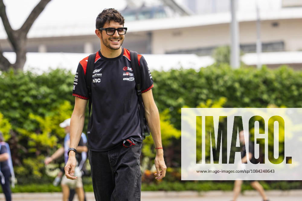 F1 - SINGAPORE GRAND PRIX 2026 OCON Esteban (fra), TGR Haas F1 Team VF-26, portrait during the 2026 Formula 1 Singapore Grand Prix, 17th round of the 2026 Formula One World Championship, WM, Weltmeisterschaft from October 9 to 11, 2026 on the Marina Bay Street Circuit, in Singapore, Singapore - SingaporeSingapore