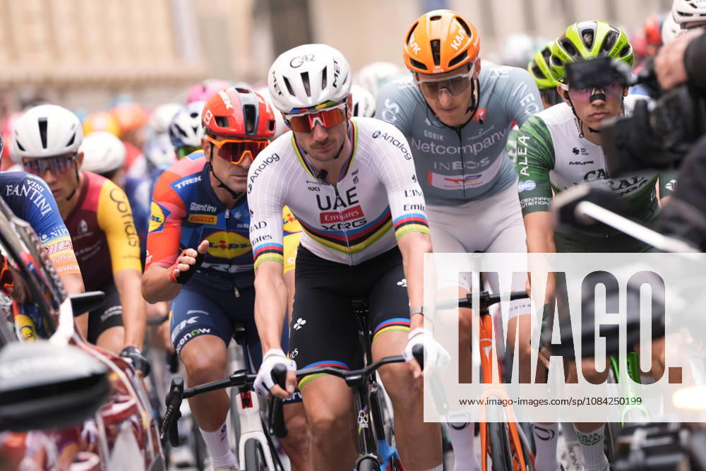 Mexico s Isaac Del Toro Romero of UAE Team Emirates XRG during the 110th edition of the Gran Piemonte 2026 a 185 km one day race from Asti to Bra on October 08, 2026, Italy.