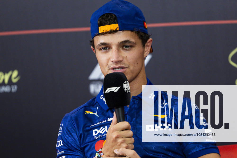 F1 - SINGAPORE GRAND PRIX 2026 NORRIS Lando (gbr), McLaren F1 Team MCL40, portrait, pre-event press conference, PK, Pressekonferenz during the 2026 Formula 1 Singapore Grand Prix, 17th round of the 2026 Formula One World Championship, WM, Weltmeisterschaft from October 9 to 11, 2026 on the Marina Bay Street Circuit, in Singapore, Singapore - SingaporeSingapore
