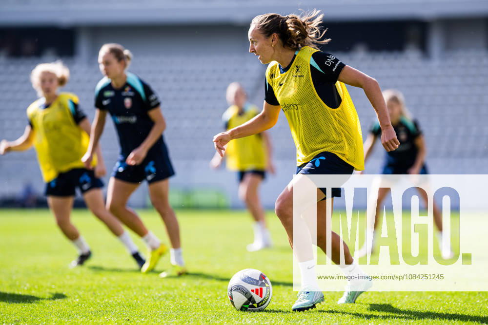 Marit Bratberg Lund of the Norwegian women’s national soccer team during a training session on October 8, 2026 in Bucharest. Photo by Marius Simensen, BILDBYRAN. Cop 238 bbeng women FIFA Women’s World Cup qualifier soccer football Norway practice training