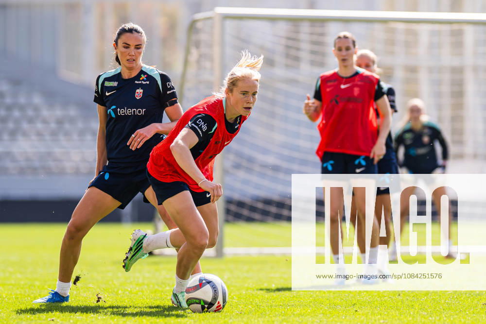 Julie Blakstad of the Norwegian women’s national soccer team during a training session on October 8, 2026 in Bucharest. Photo by Marius Simensen. BILDBYRAN Cop 238 bbeng women FIFA Women s World Cup qualifier soccer football Norway practice training