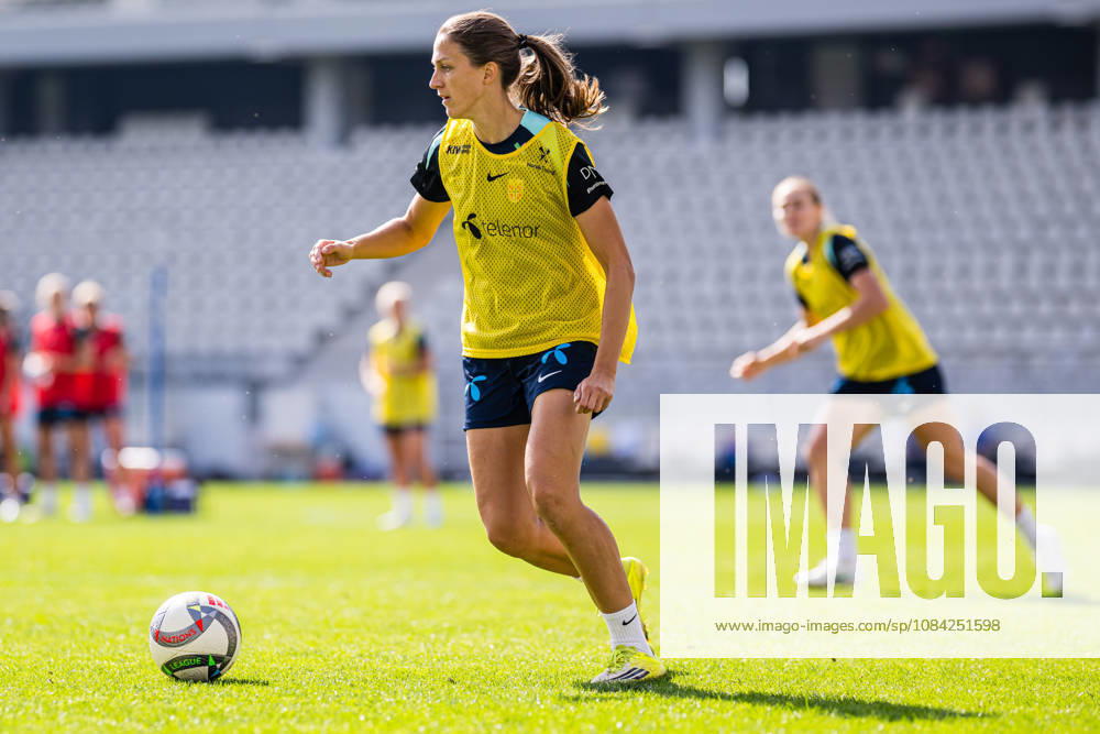 Emma Stolen Godo of the Norwegian women’s national soccer team during a training session on October 8, 2026 in Bucharest. Photo by Marius Simensen, BILDBYRAN. Cop 238 bbeng women FIFA Women’s World Cup qualifier soccer football Norway practice training