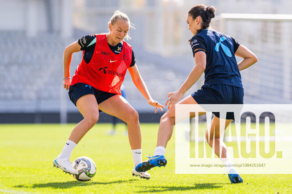 Frida Maanum and Ingrid Syrstad Engen of the Norwegian women’s national soccer team during a training session on October 8, 2026 in Bucharest. Photo by Marius Simensen, BILDBYRAN. Cop 238 bbeng women FIFA Women’s World Cup qualifier soccer football Norway practice training