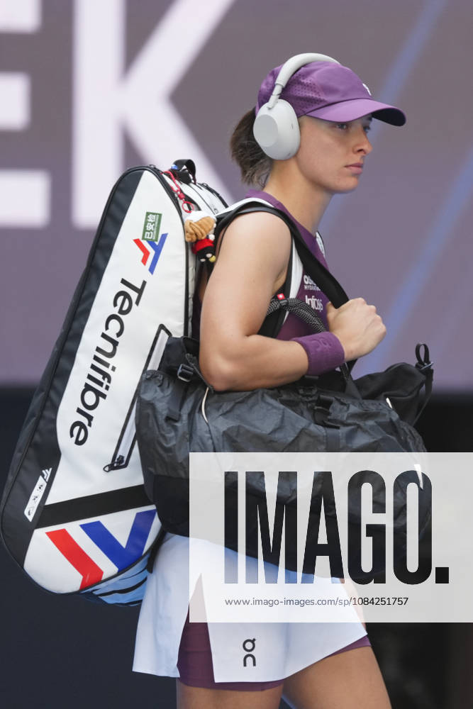 2026 China Open Women s Singles Round of 16 match in Beijing, China - 7 Oct 2026 Iga Swiatek of Poland plays against Iva Jovic of the United States (Not in view) during Women s Singles Round of 16 match on day eight of China Open at the National Tennis Center. Beijing China
