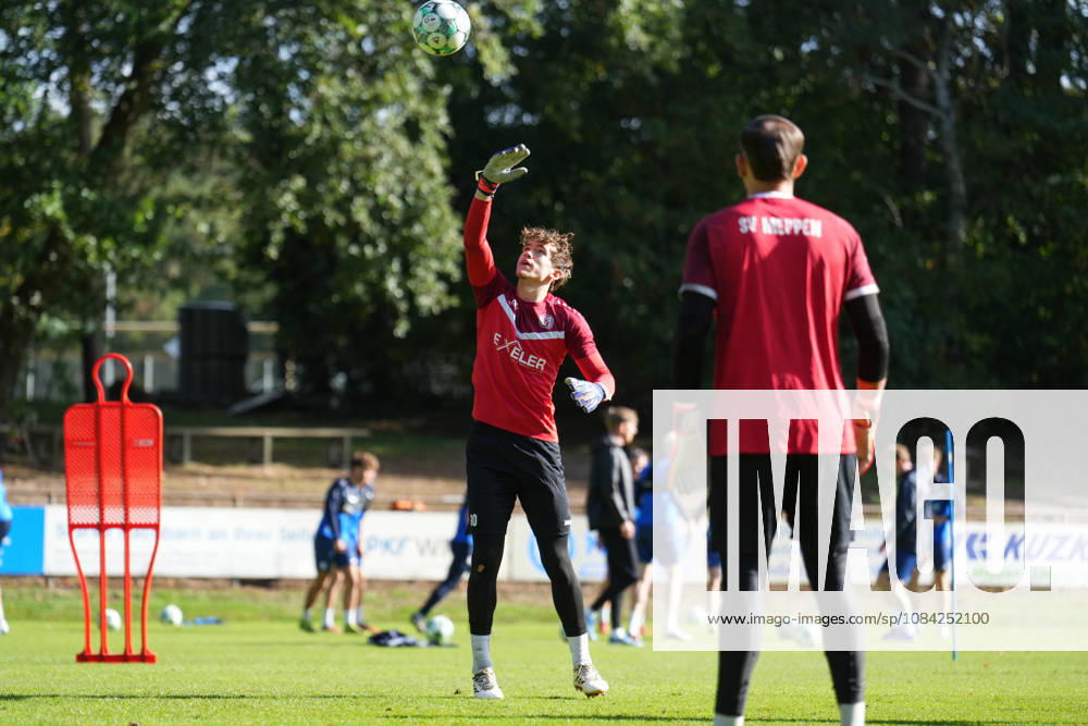 German Soccer, Training Session, 3rd Division, 2026–2027 Season, NVB Campus B, Hänsch Arena Field, SV Meppen, Thursday, October 8, 2026, Morning Training: Timo Schmitz of SV Meppen juggles the ball 30 times