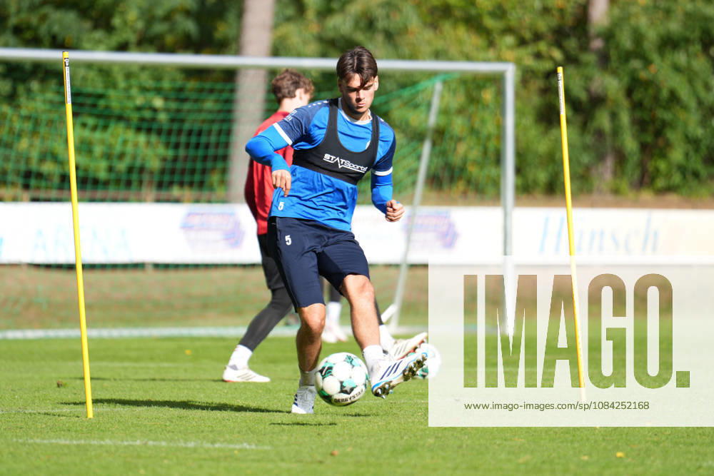 German Soccer, Training Session, 3rd Division, 2026–2027 Season, NVB Campus B, Hänsch Arena Field, SV Meppen, Thursday, October 8, 2026, Morning Training: Jonas Fedl (SV Meppen), No. 5 plays the ball