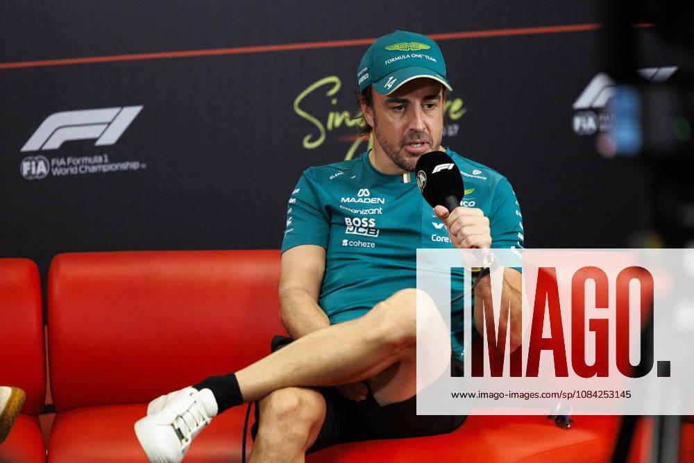 8th October 2026; Marina Bay, Singapore; Formula 1, Singapore Grand Prix, Arrival Day; Fernando Alonso (14) of Spain and Aston Martin Aramco Formula One Team during the press conference, PK, Pressekonferenz at the Singapore Grand Prix StephenxBlackberry
