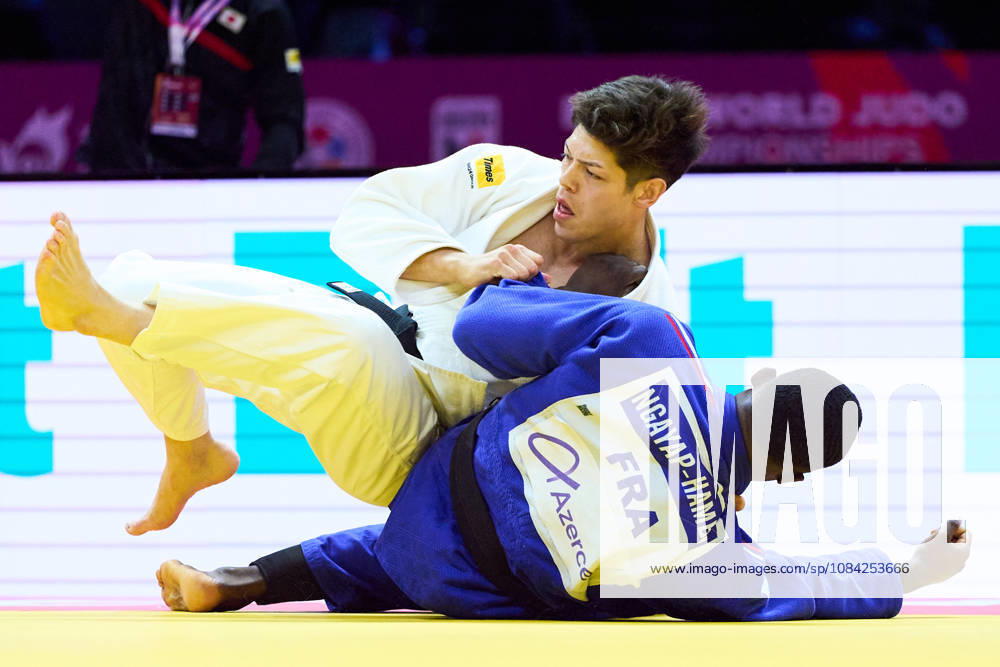 (Top-Bottom) Sanshiro Murao (JPN), Ngayap Hambou Maxime-Gael (FRA), OCTOBER 8, 2026 -Judo : World Judo Championships BAKU2026 Mens -90kgSemi-final match at National Gymnastics Arena in Baku, Azerbaijan. aflo_354298663 KenxAsakurax