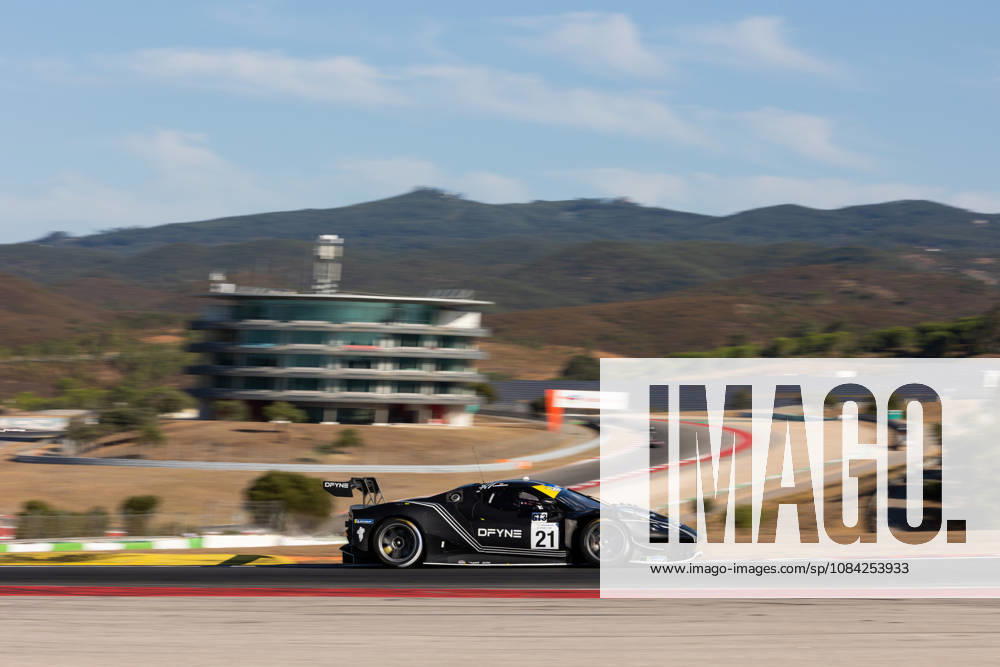 AUTO - MLC 2026 - PORTIMAO 21 RYNDZIEWICZ Oscar (gbr), ALTOE Giacomo (ita), Kessel Racing, Ferrari 296 GT3 Evo, GT3, action during the 6th round of the 2026 Michelin Le Mans Cup on the Autodromo Internacional do Algarve from October 8 to 10, 2026 in Portimao, Portugal -