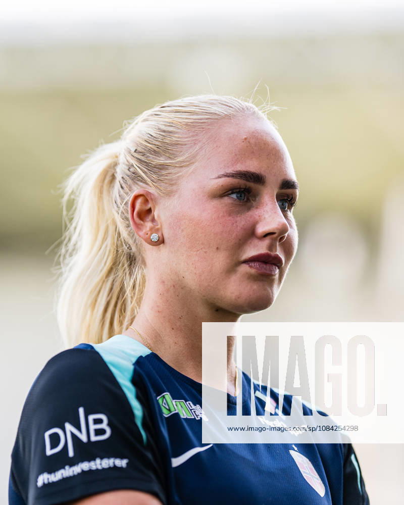 Cathinka Tandberg of the Norwegian women’s national soccer team during a training session on October 8, 2026 in Bucharest. Photo by Marius Simensen, BILDBYRAN. Cop 238 bbeng women FIFA Women’s World Cup qualifier soccer football Norway practice training