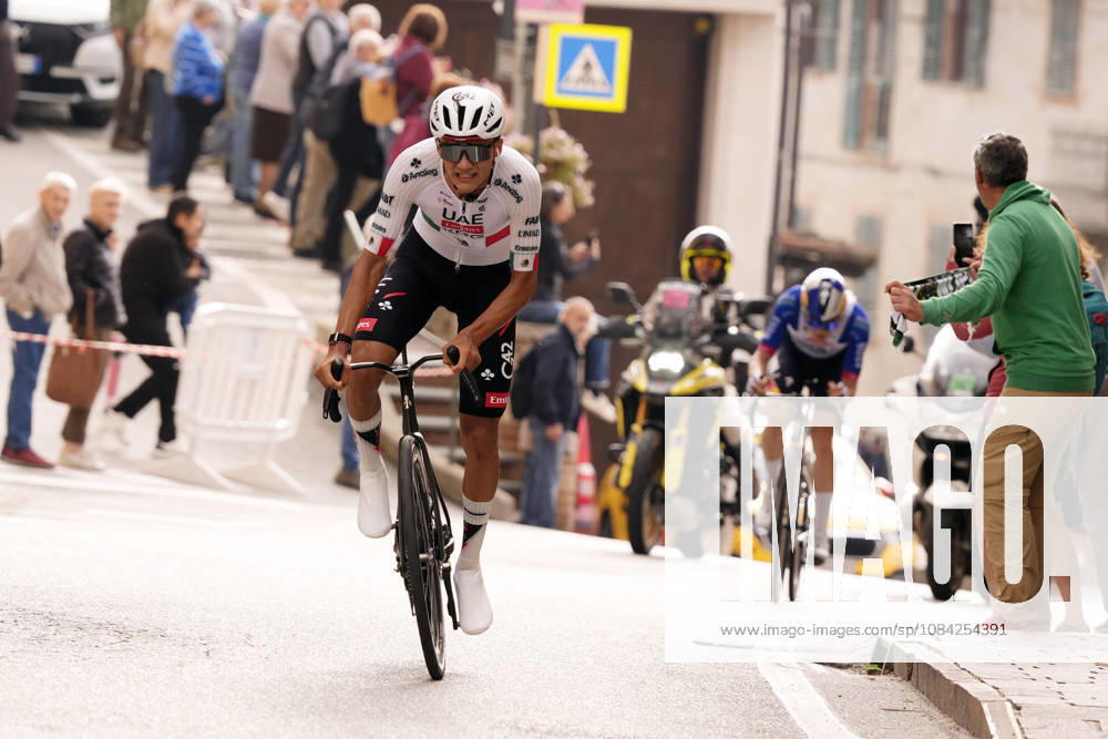 Mexico s Isaac Del Toro Romero of UAE Team Emirates XRG during the 110th edition of the Gran Piemonte 2026 a 185 km one day race from Asti to Bra on October 08, 2026, Italy.